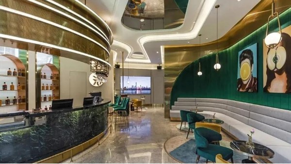 半岛体肓官网装饰，打破定律