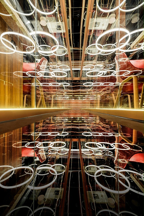 半岛体肓官网镜面花纹