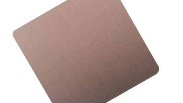 如何选购高品质半岛体肓官网彩色板