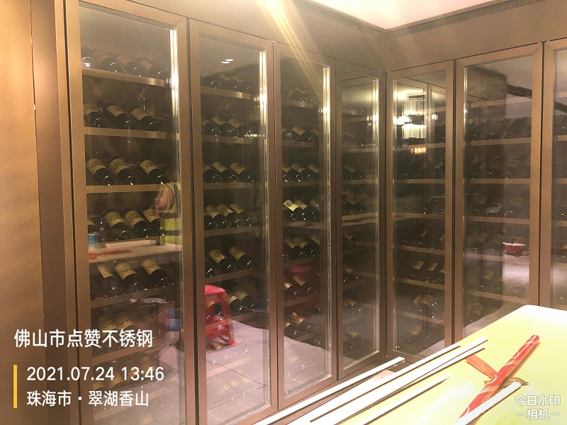 半岛体肓官网酒柜